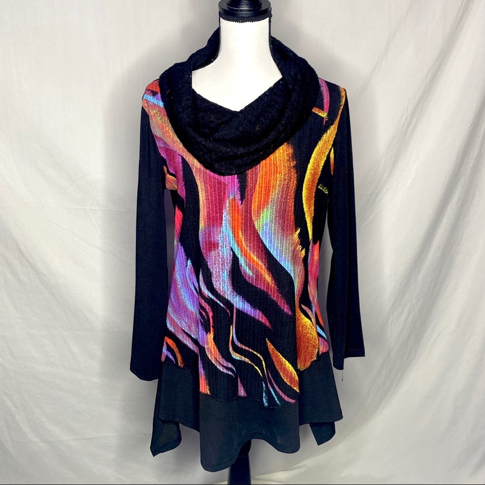 Gorgeous like-new colorful Tunic Womens size S | Caleoas rainbow flame details
